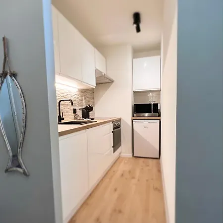 Sea View - Royal Ascot Apartment